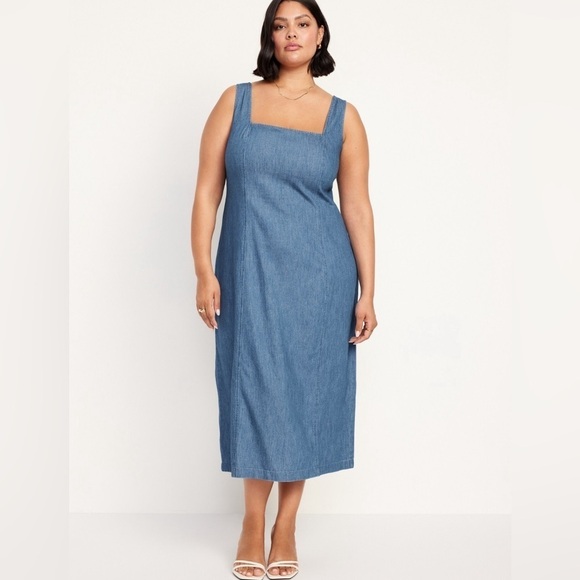 Old Navy Dresses & Skirts - NWT! Old Navy Medium Wash LightWeight Jean Midi Dress - Size XL 🤖